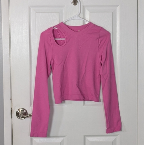 NWT Happily Grey Ribbed Knit Shoulder Cut-Out Long Sleeve Crop Top Size M/L - Picture 1 of 6